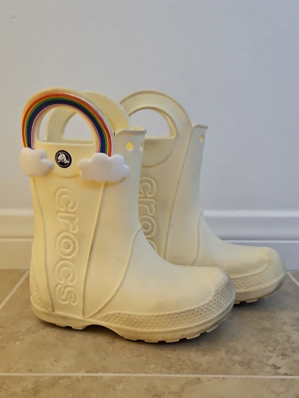 CROCS Kids Cream Rain Boots with Rainbow Charm